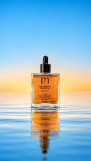 Le Sérum Sublimateur @patricemulato , c’est bien plus qu’un soin… c’est une expérience sensorielle. 
Sa texture légère et pailletée illumine vos cheveux et votre corps pour un fini doux, soyeux et ultra lumineux.

💫 Brillance & douceur en un seul geste
🌿 99% d’ingrédients d’origine naturelle
❌ Sans silicone ni huile minérale
🇫🇷 Fabriqué en France
💯 Noté 100/100 sur Yuka

Format nomade à glisser dans le sac pour briller où que vous soyez.

À retrouver chez Pro Coiffure Esthétique, en boutique et sur procoiffure.com