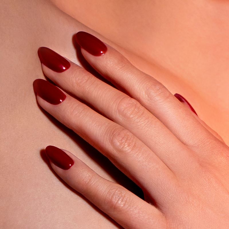 Vernis bordeaux, tendance pour l'été