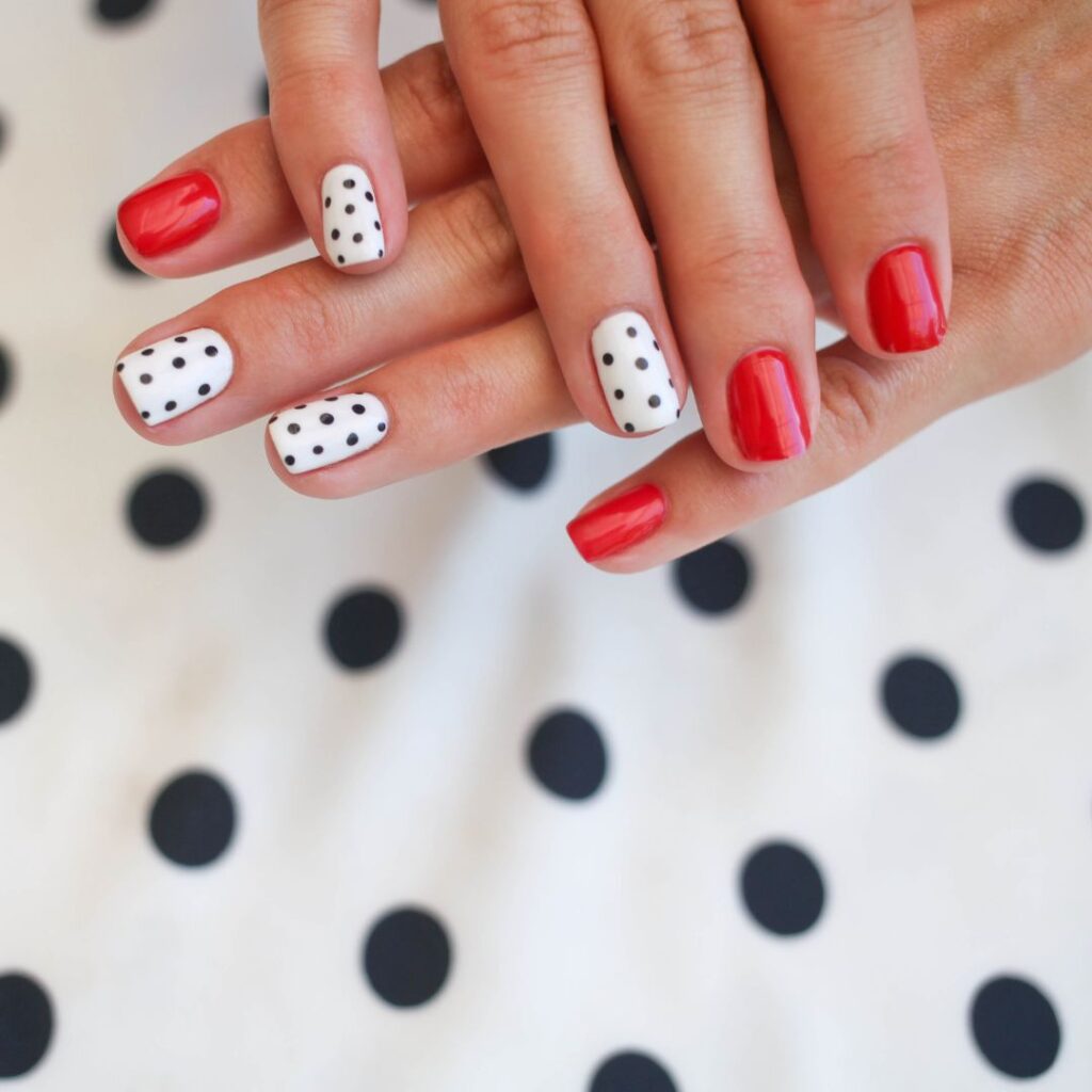 Ongles tendance pour l'automne : le retour du motif pois
